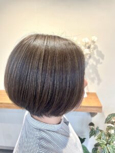 大人ハイライトも白髪が目立ちにくく立体感が出て素敵です