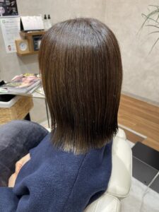 艶カラーで憧れの艶髪に。